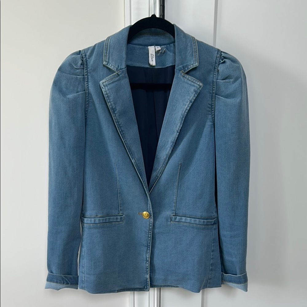 EUC Elan Women's Light Blue Denim Jacket (sz med)